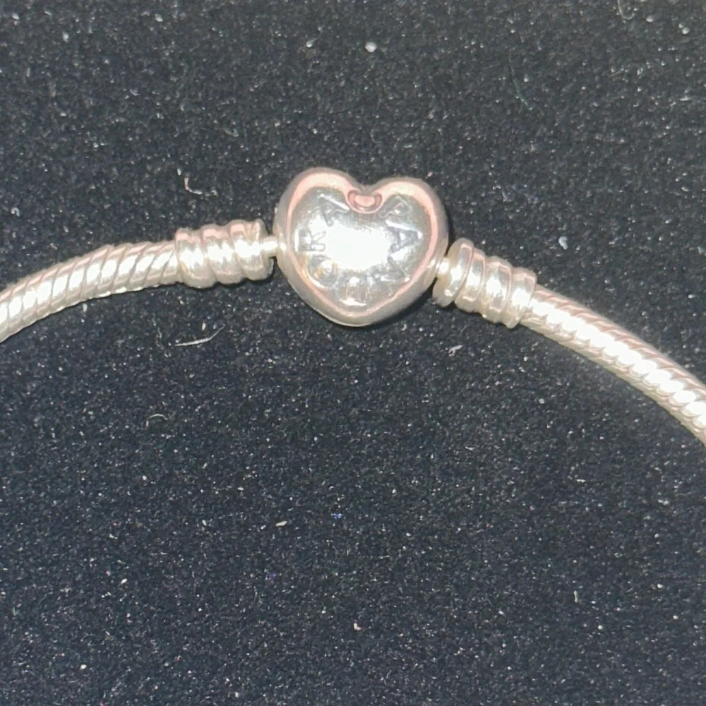 Pandora Puffy Heart Snake Chain Bracelet 23 - Picture 2 of 5
